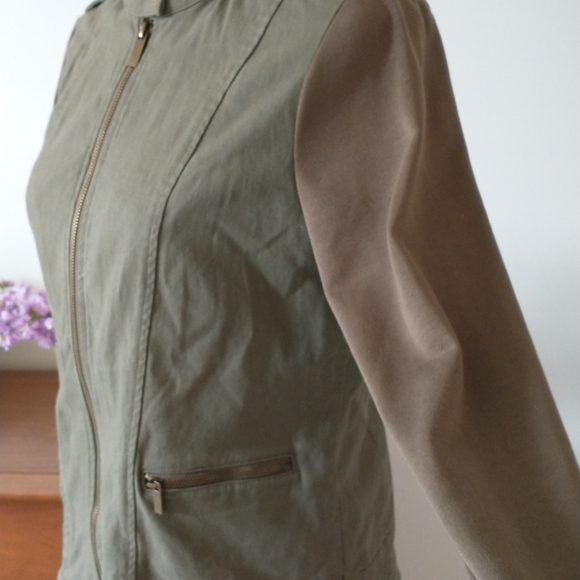 Guess Jacket Medium - Picture 6 of 10